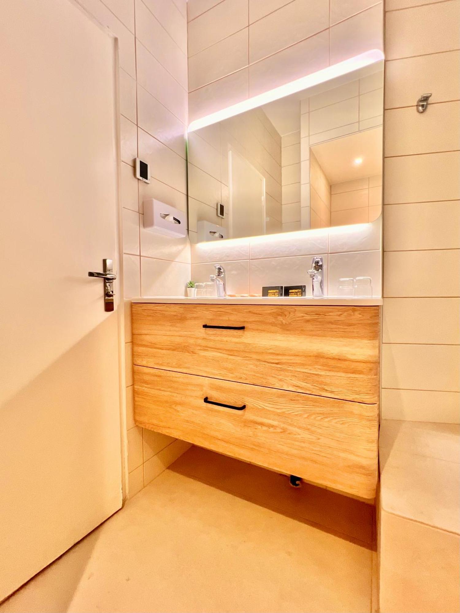 ニース Liberation Center - Private Balcony - 24&7 Reception - Luggage Storageアパートホテル エクステリア 写真