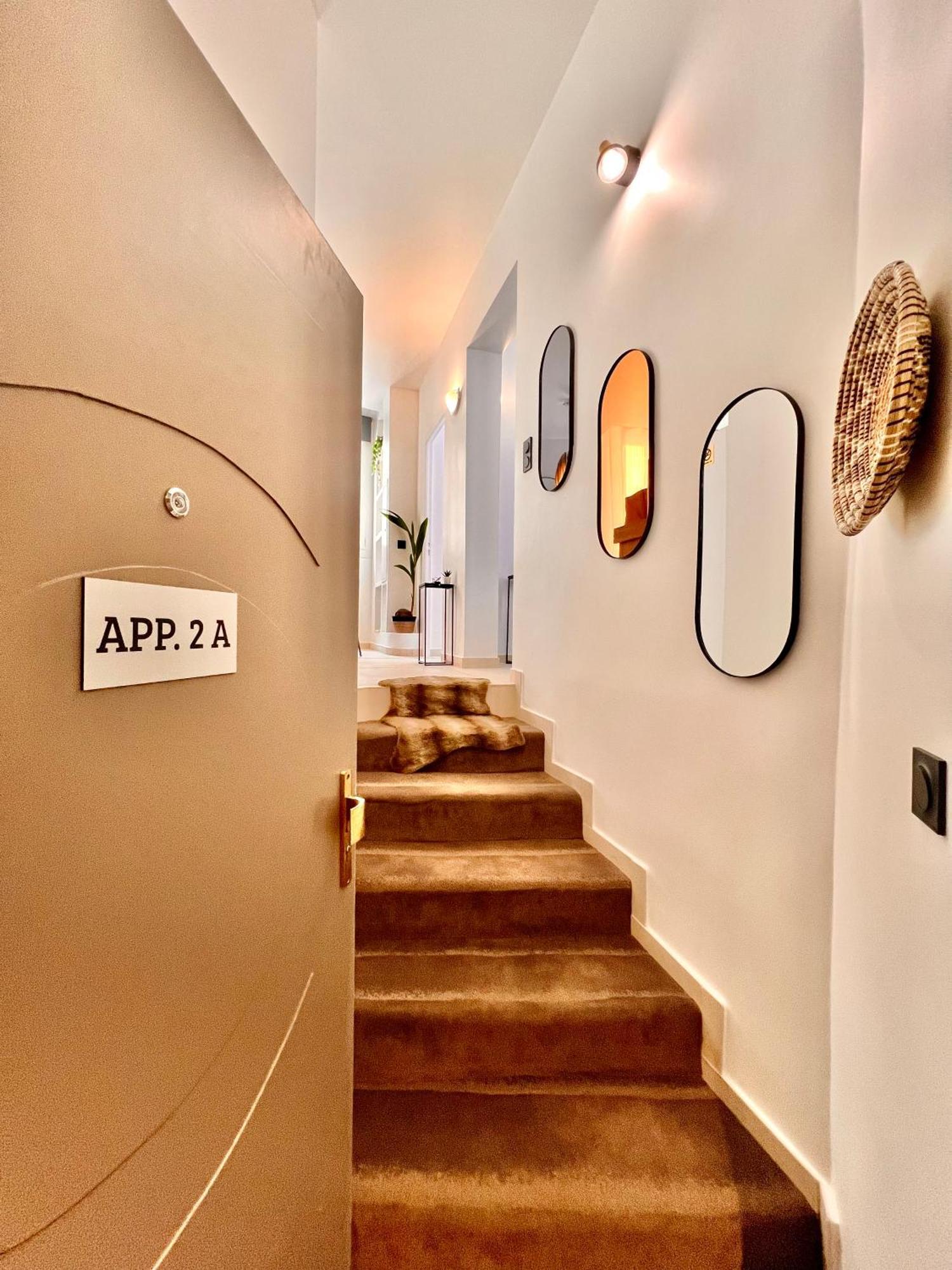ニース Liberation Center - Private Balcony - 24&7 Reception - Luggage Storageアパートホテル エクステリア 写真